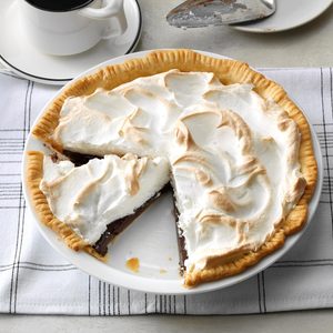 Grandma S Chocolate Meringue Pie Exps Diyd21 2724 E03 04 1b